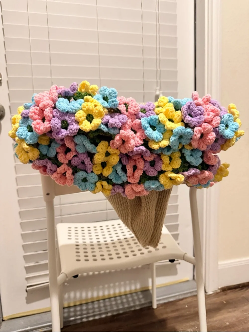 Handmade Round Crochet Blanket with Floral Edge - Mauve and Pastel Flowers